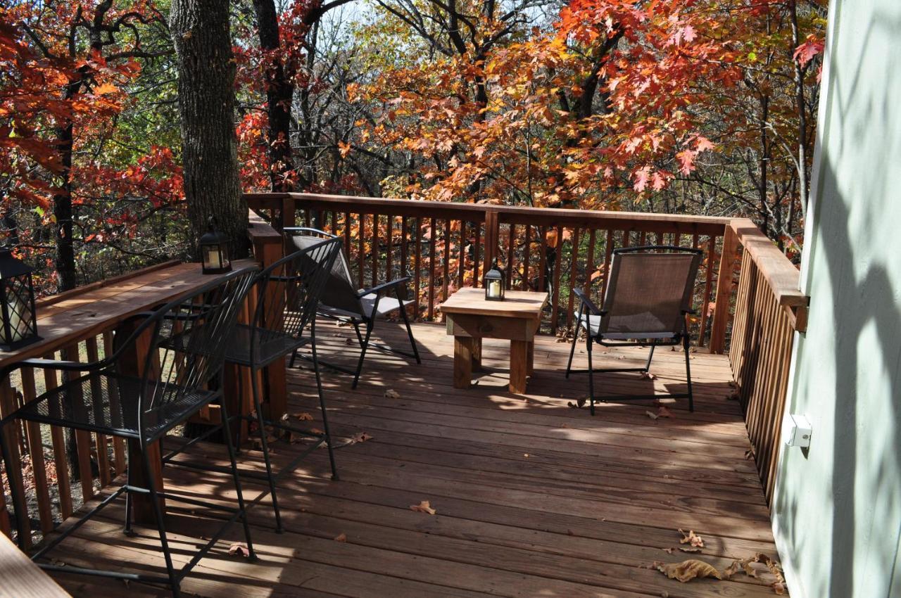 Seven Oaks - Treehouse With Deck Villa Lenexa Exterior foto